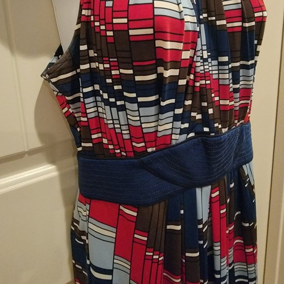 BCBG max azria multi color sleeveless dress - Picture 6 of 9